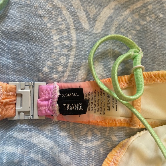 Rainbow crinkle bikini! Xs top small bottom - Picture 3 of 4